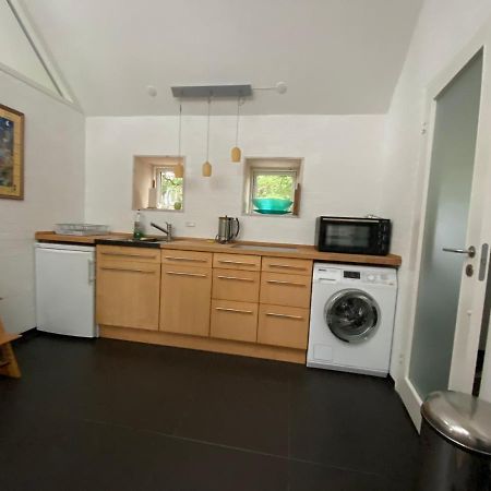 Oak Cottage Near Ronne & Beach Екстериор снимка