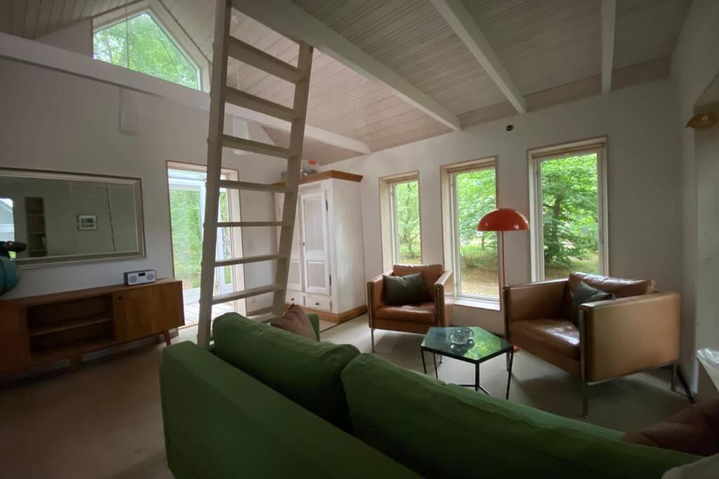 Oak Cottage Near Ronne & Beach Екстериор снимка