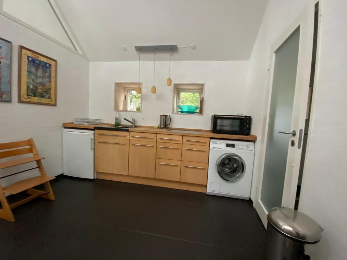 Oak Cottage Near Ronne & Beach Екстериор снимка